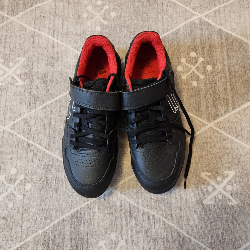 Five Ten Clip In Bike Shoes